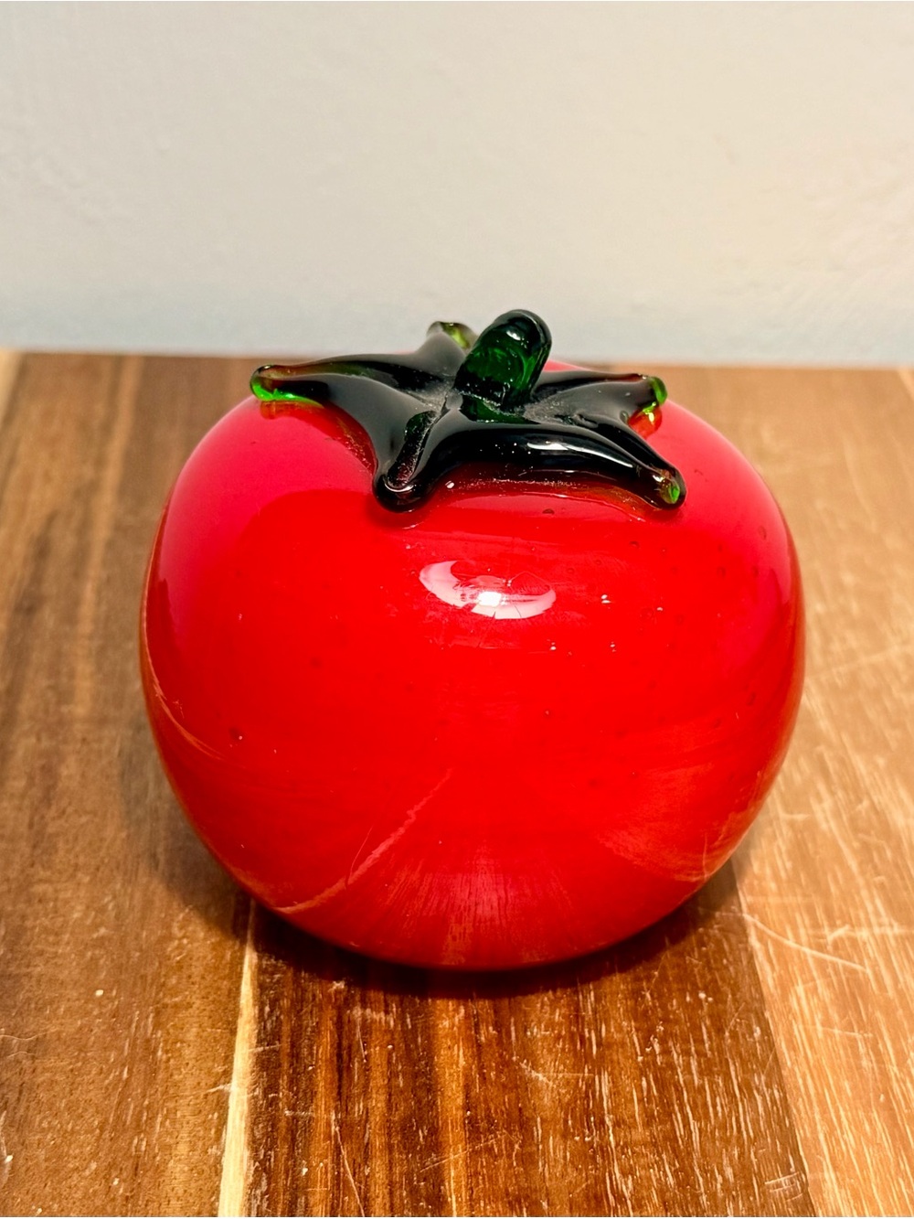 Mid Century Murano Style Glass Tomato Decorative with Green Stem Paperweight - Picture 3 of 11